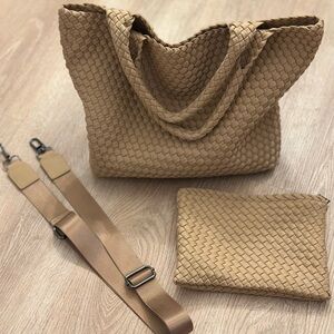 Elegant Tan Woven Tote Bag Set